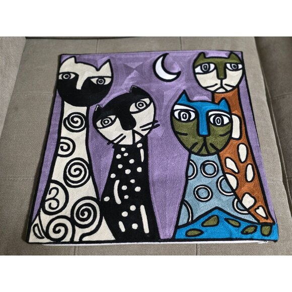 Colorful Cat Pillow Cover – Handmade Embroidered Cushion Cover with Abstract Cat - Picture 5 of 10